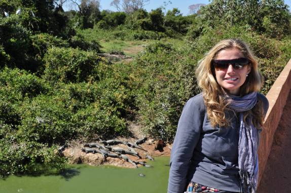 Encontro com jacarés na Transpantaneira, entre Poconé e Porto Jofre, no Mato Grosso